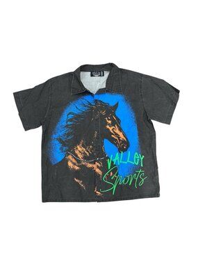 NWOT Vale Forever Mns M Black Light Wash SS Orange Blue Hors